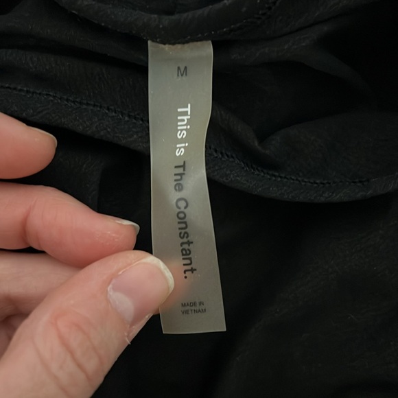 Aritzia the constant workout tank - Picture 2 of 3